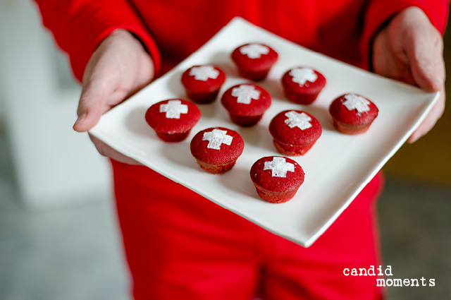 Rot-Kreuz-Red-Velvet-Cupcakes candid moments Silvia Hintermayer